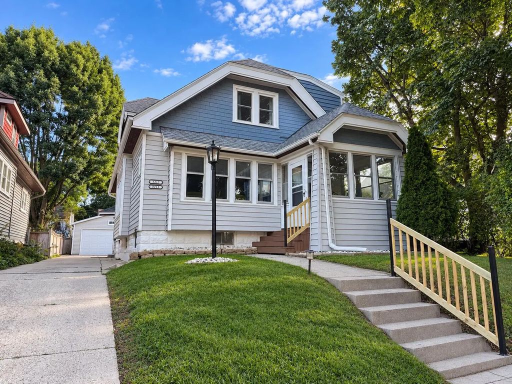 8215-8217 Portland Ave, Wauwatosa