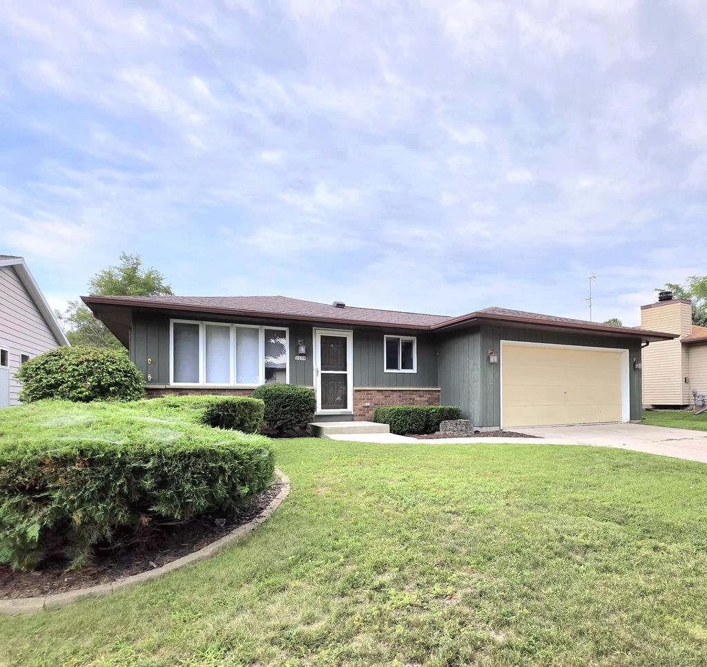 2239 Carmen Ave, Sheboygan