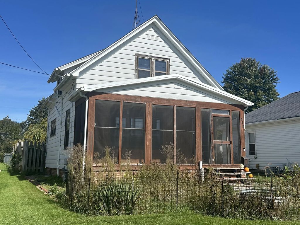 532 Leavens Ave, Sheboygan Falls