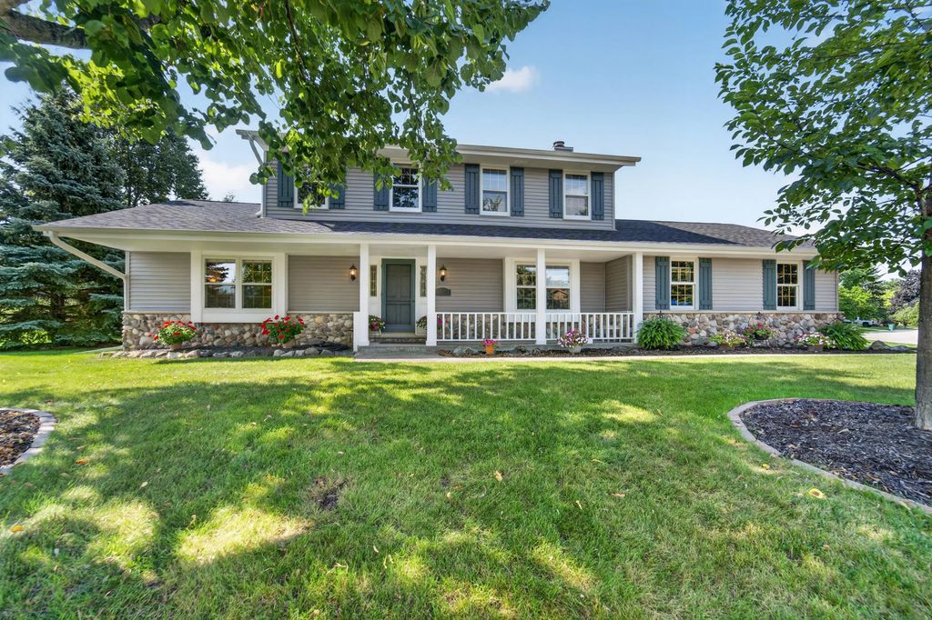 W158n10439 Old Farm Rd, Germantown