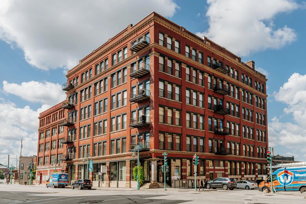 141 N Water St 24, Milwaukee