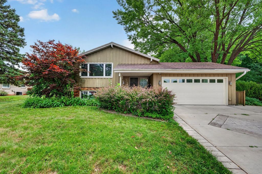 1711 W Clayton Crest Ave, Milwaukee