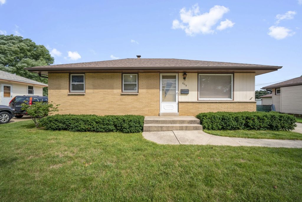 8018 W Tesch Ave, Milwaukee