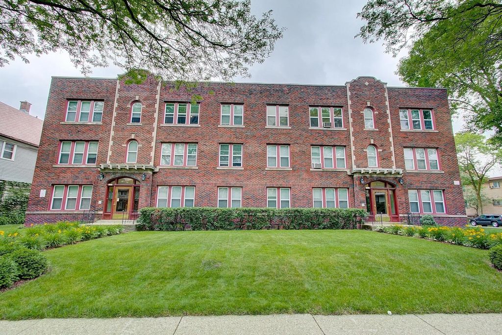 3313 W Wells St 3319, Milwaukee