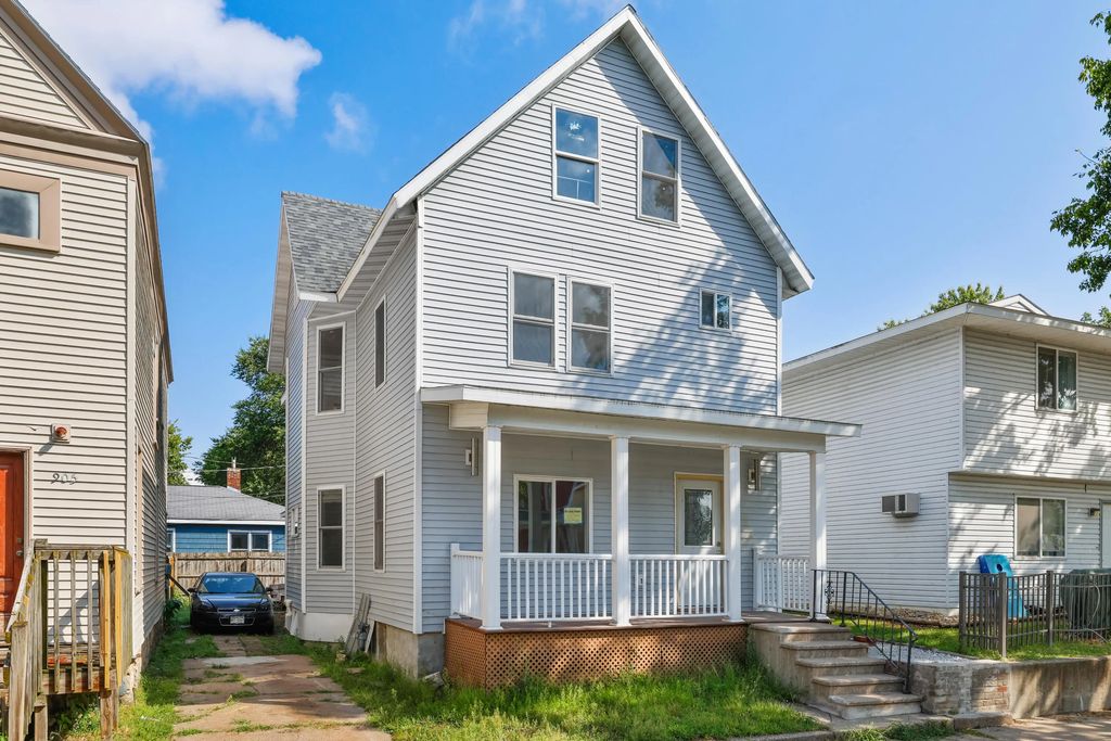 909 Vine St, La Crosse