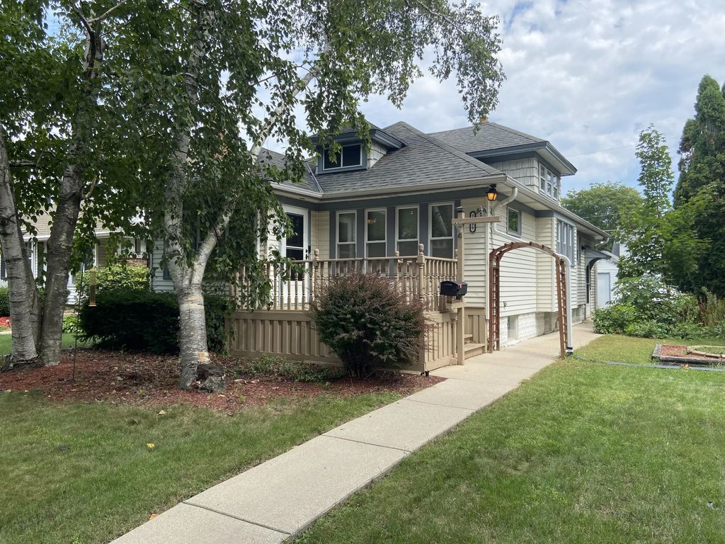 2156 S Livingston Ter, West Allis
