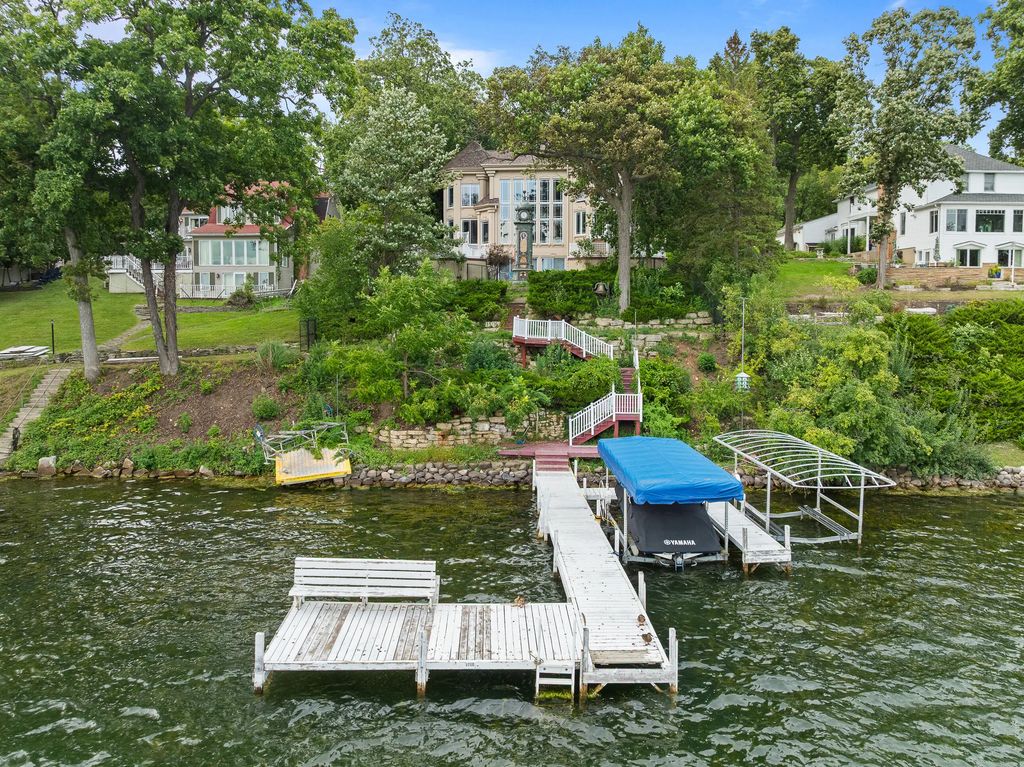 2718 Willow Point Dr, Delavan
