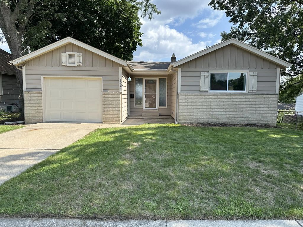 1007 Buena Vista Ave, Waukesha