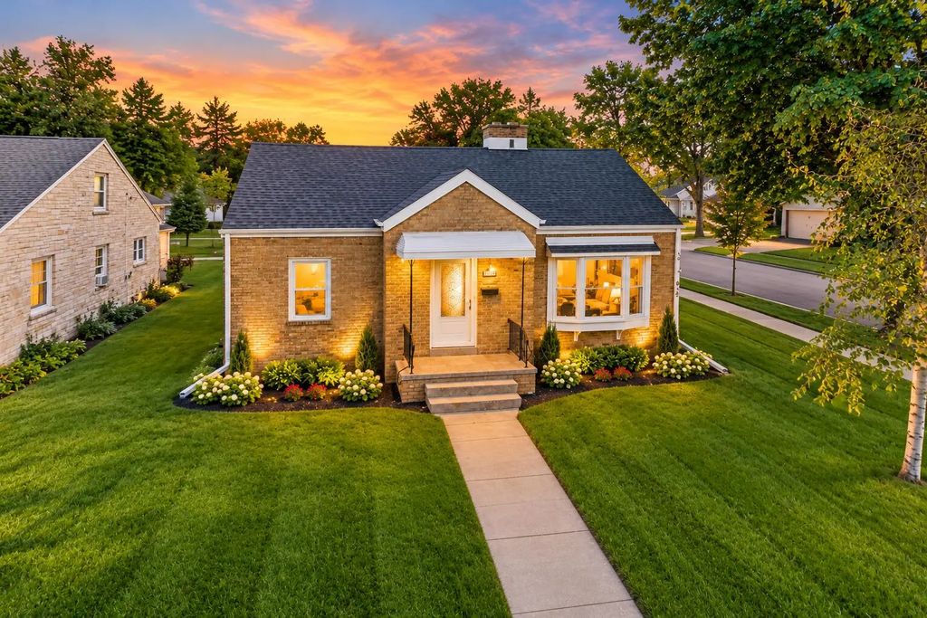 3972 S 5th Pl, Milwaukee