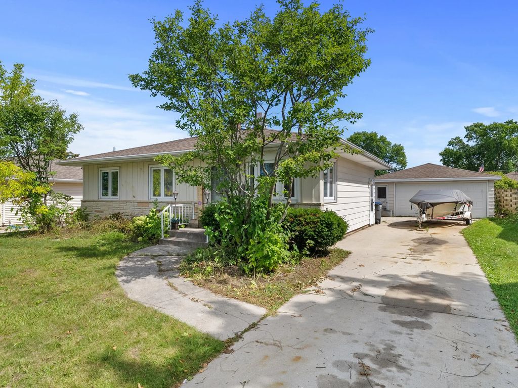 1615 S 25th St, Sheboygan