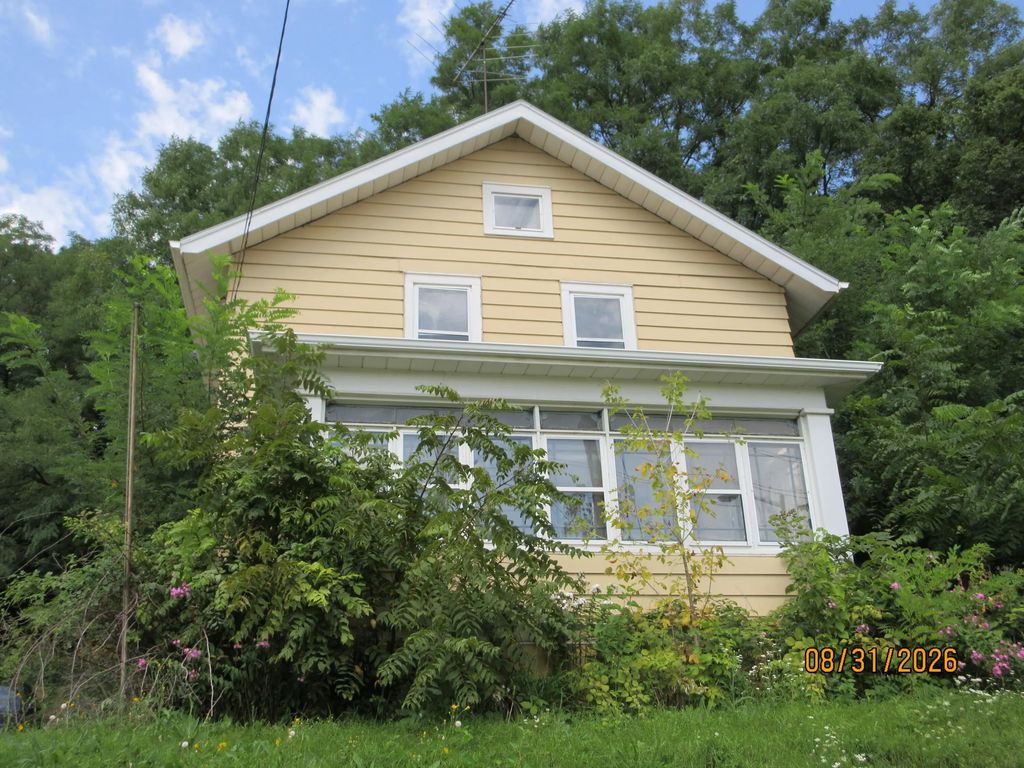 732 E North St, Waukesha
