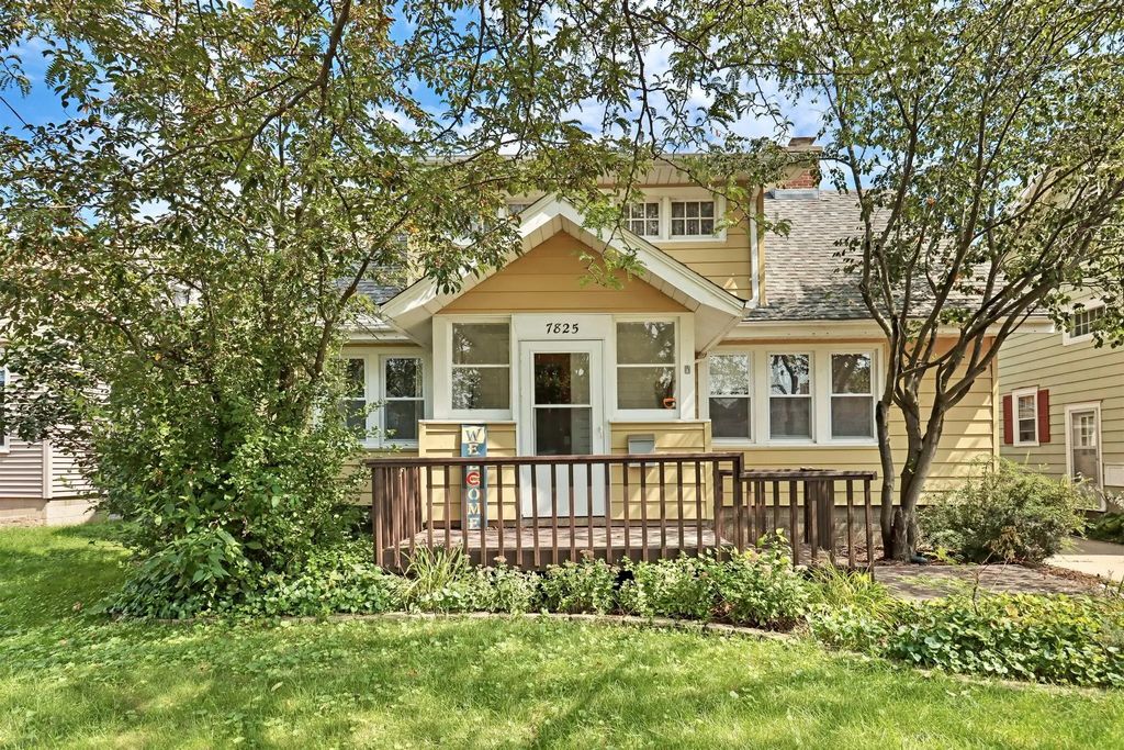 7825 17th Ave, Kenosha