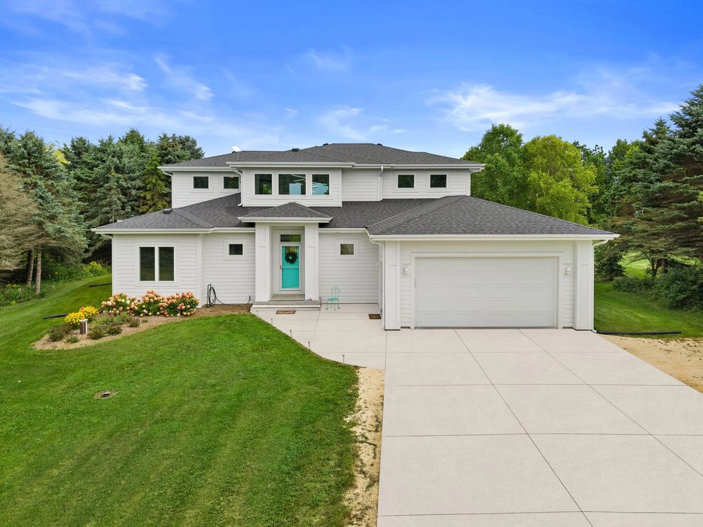 4456 Weilers Way, Port Washington