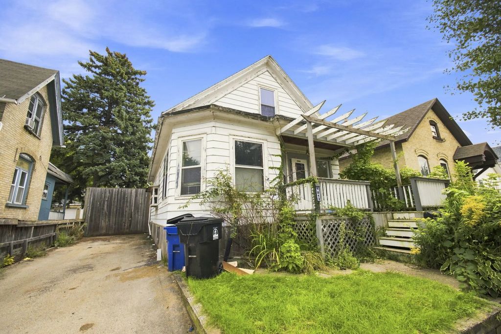1813 N Wisconsin St, Racine