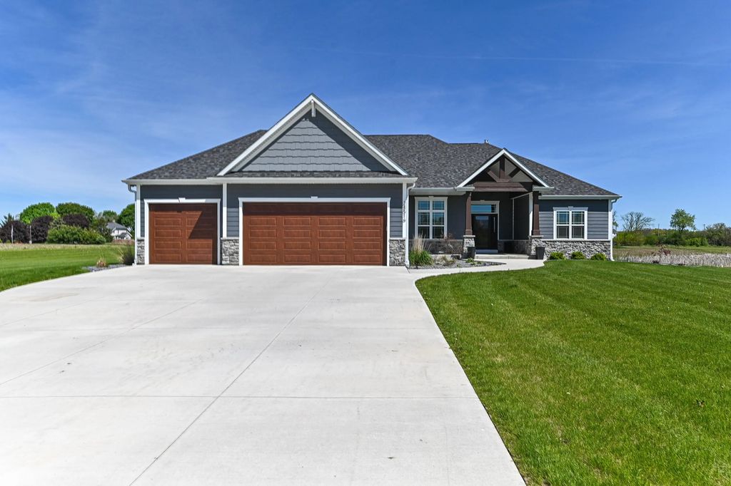 28516 Blue Crane Ct, Rochester
