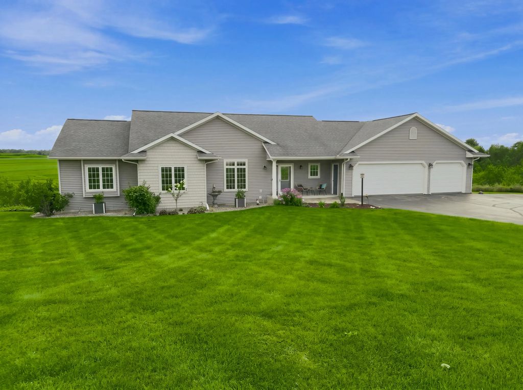 S5420 Eagle Dr, Viroqua