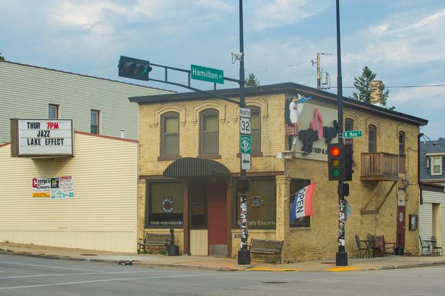 1201 N Main St, Racine