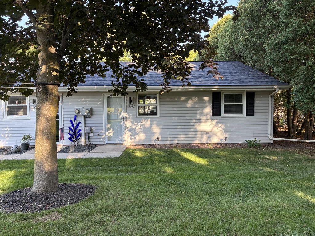 953 A Green Acres Dr, Sheboygan Falls
