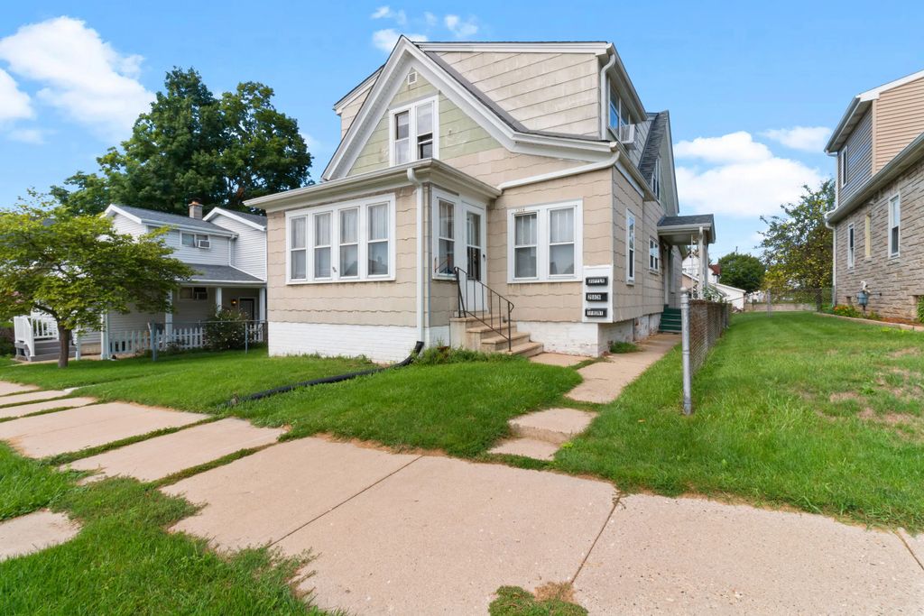 1324 Marquette Ave, South Milwaukee