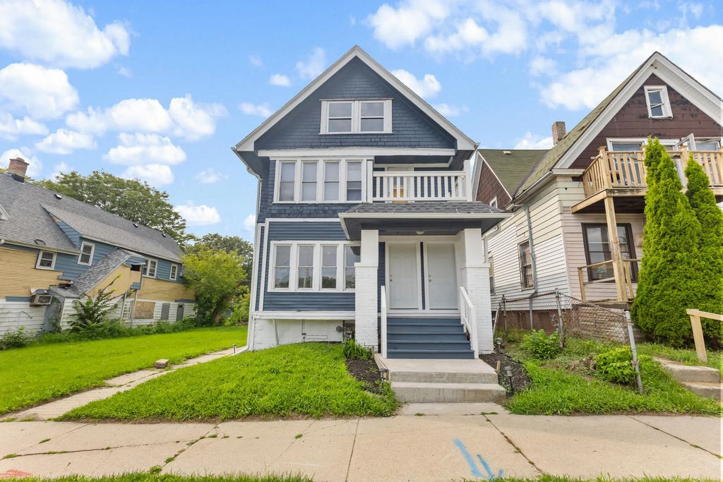 3259 N 8th St, Milwaukee