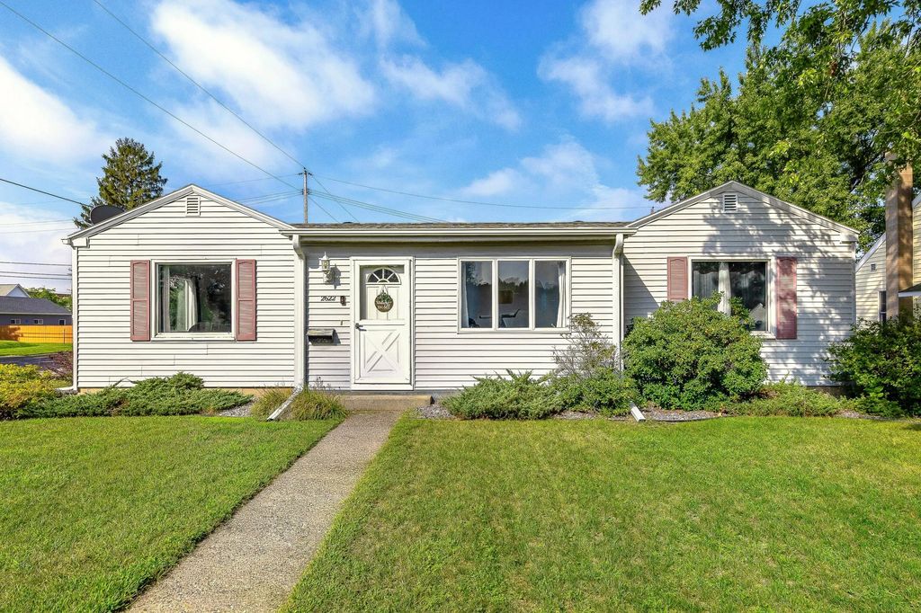 2622 Hoeschler Dr, La Crosse