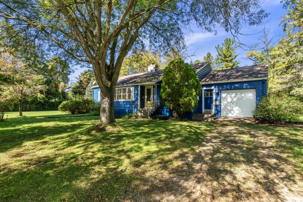 6430 W Freistadt Rd, Mequon