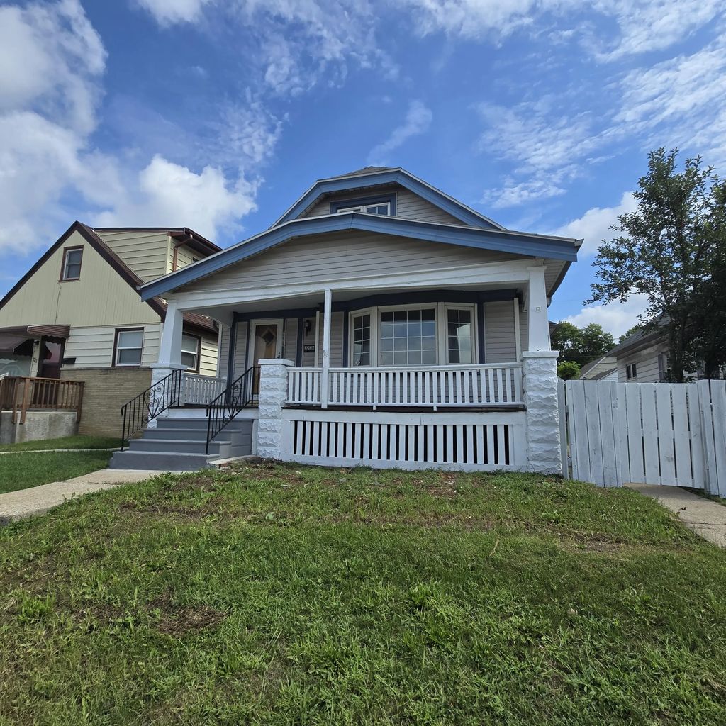 2236 S 35th St, Milwaukee