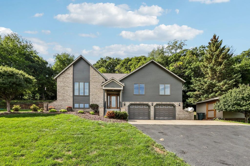 N6485 Kroghville Rd, Lake Mills