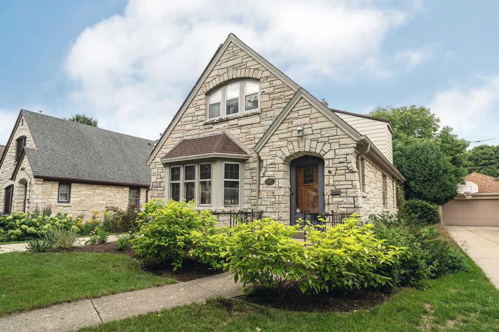 2821 N 70th St, Milwaukee