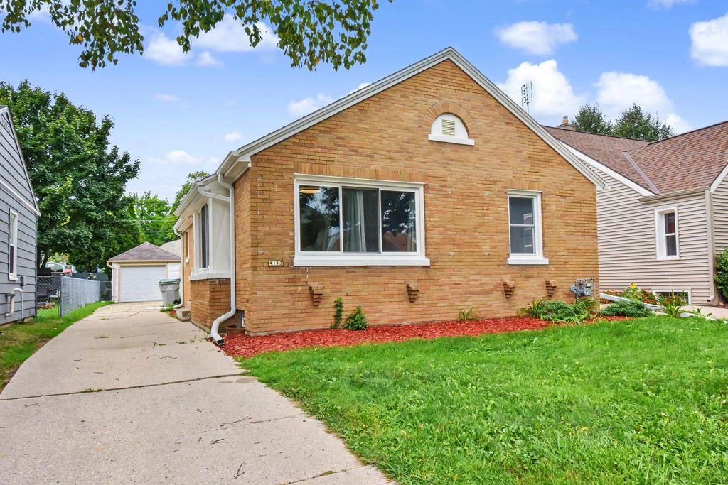4113 S Austin St, Milwaukee