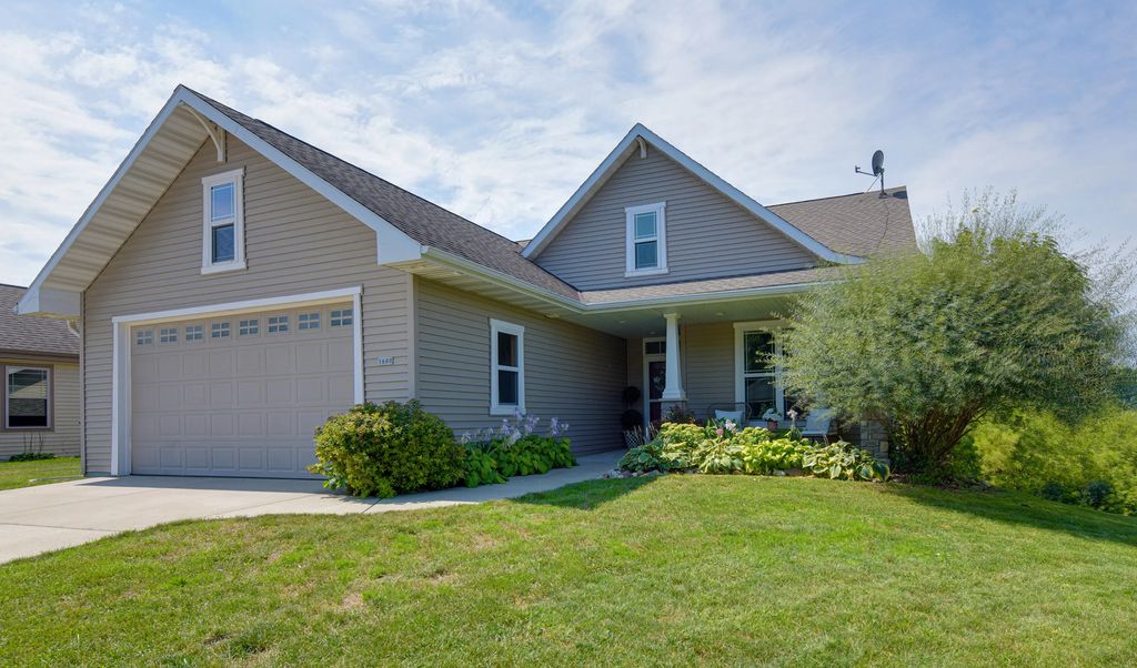 1680 Great Forest Dr, West Bend