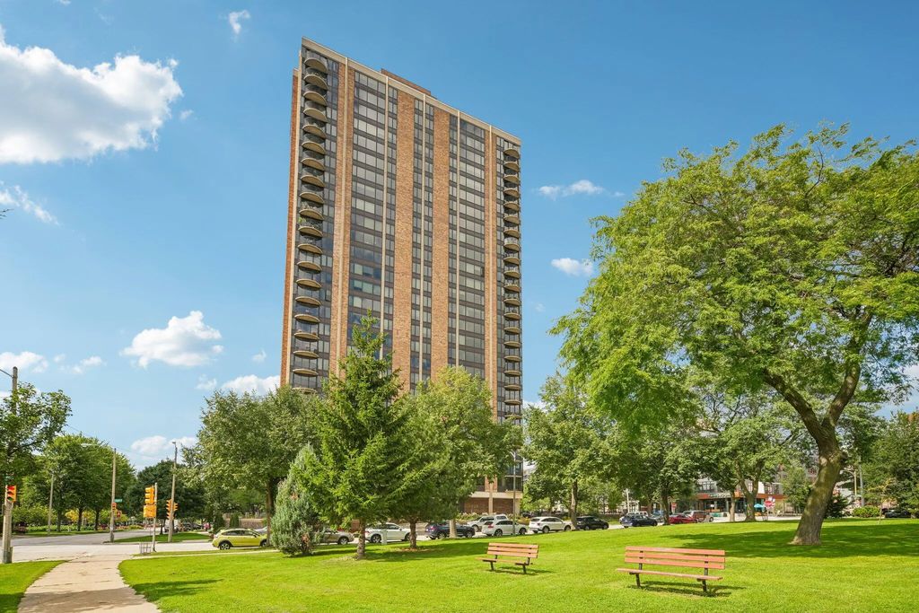 929 N Astor St 2307, Milwaukee