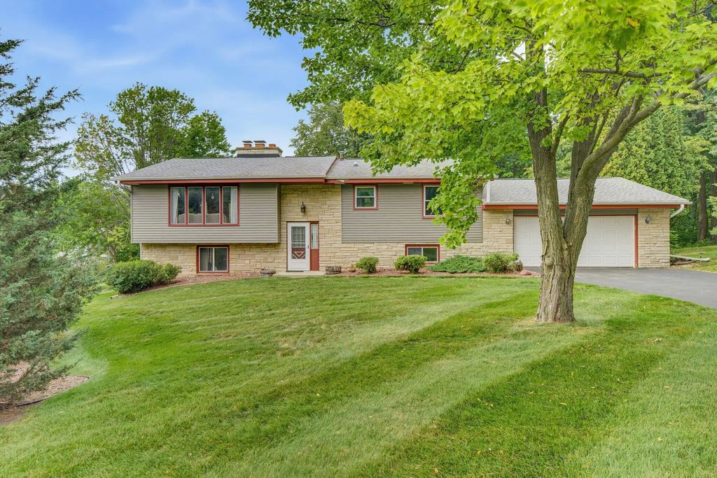 3755 Kettle View Dr, Hartford
