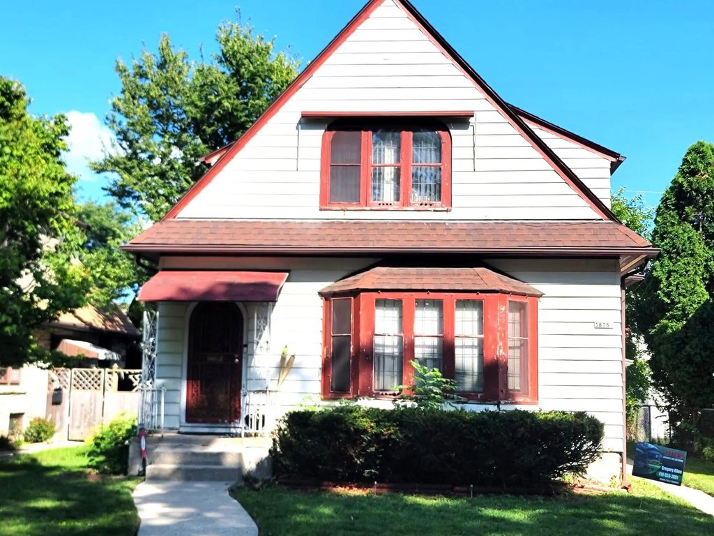 3880 N 44th St, Milwaukee