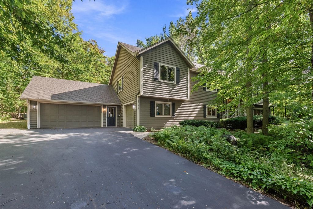 5510 Maple Rd, Trenton