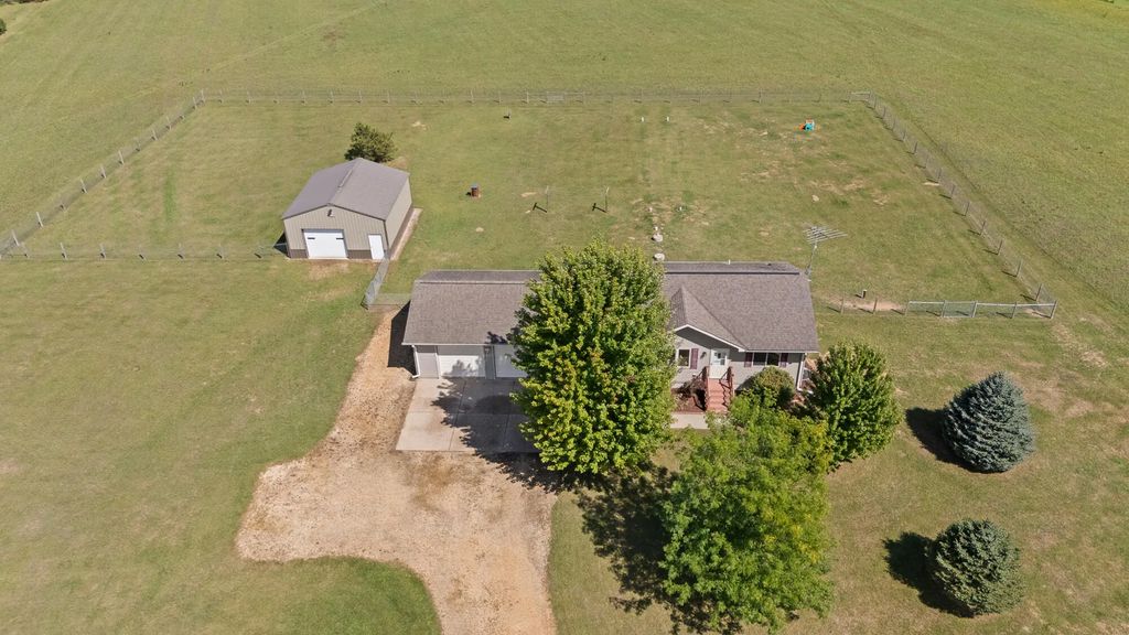 25032 Atwood Ave, Lincoln