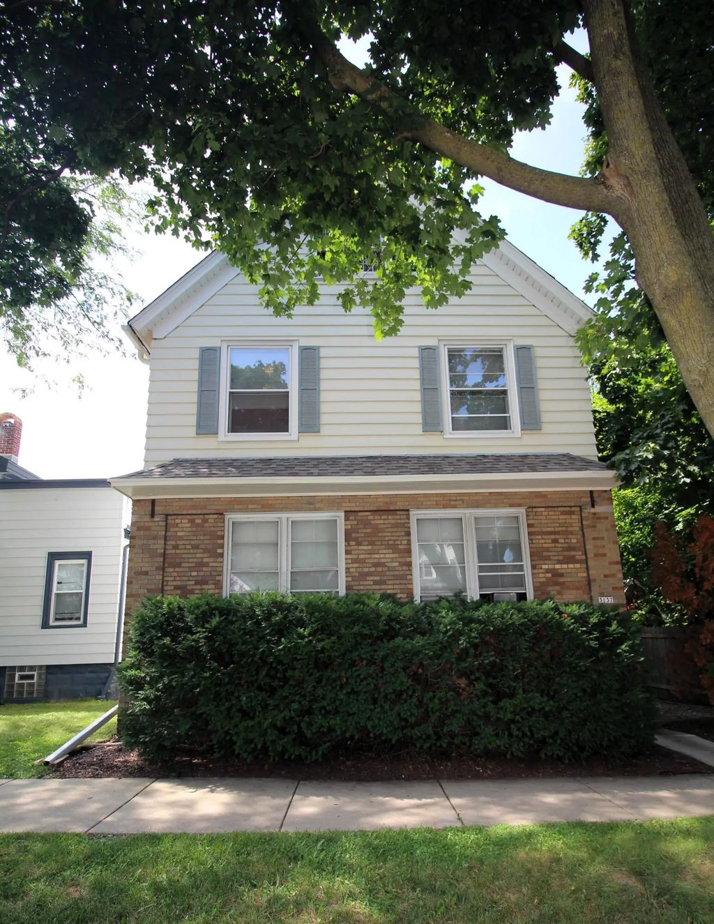 3137 S Howell Ave, Milwaukee