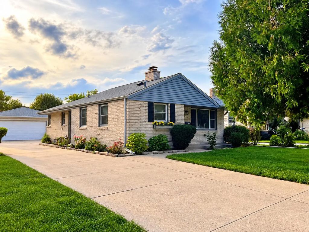 1139 S 117th St, West Allis