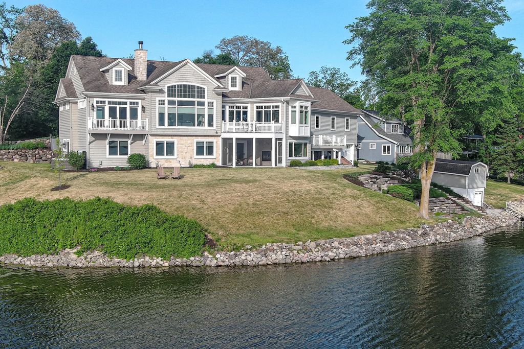 7622 Birch Ln, Waterford