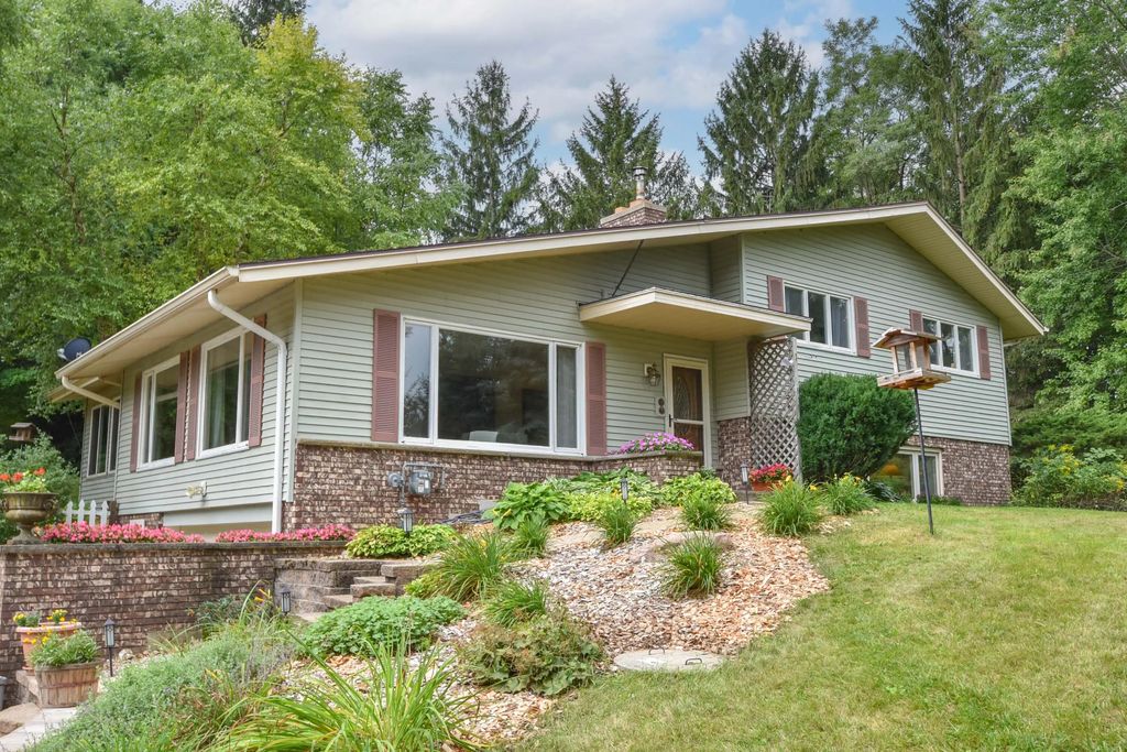 741 Decorah Rd, Trenton
