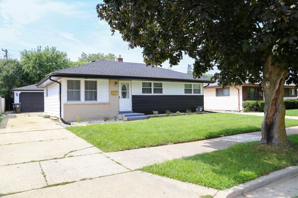2702 Loraine Ave, Racine