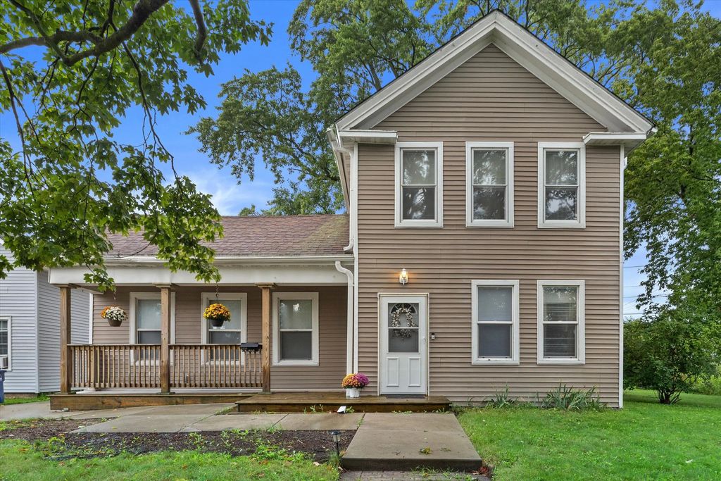 1221 N Main St, Racine