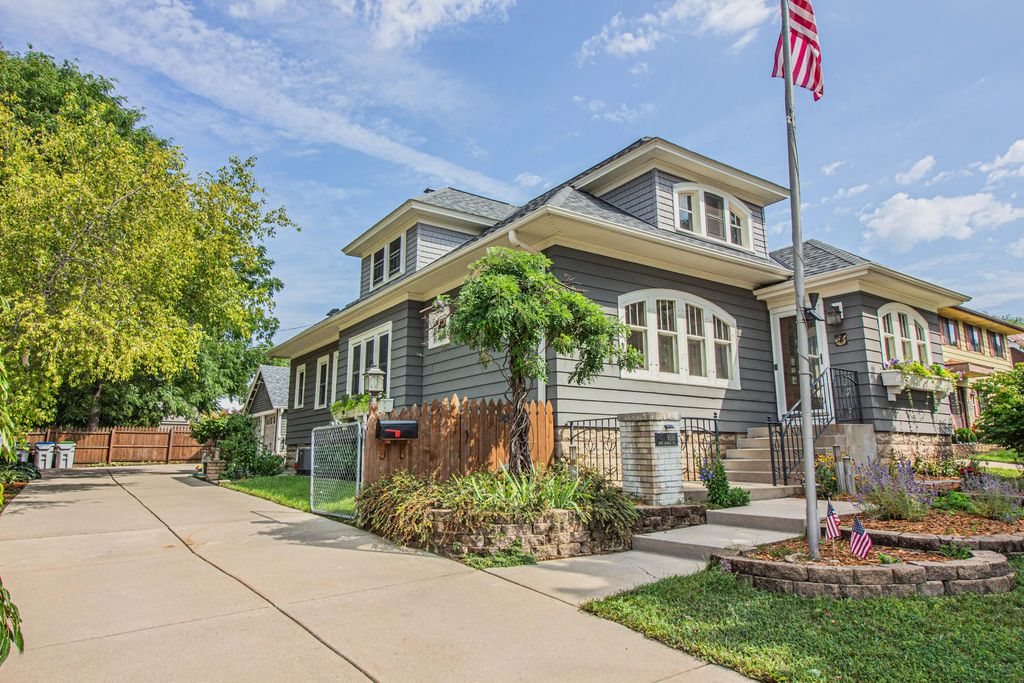 9110 W Howard Ave, Milwaukee