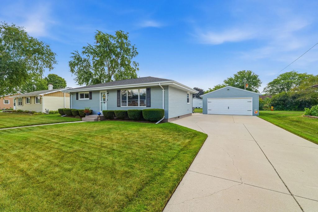 427 Airpark Rd, Plymouth