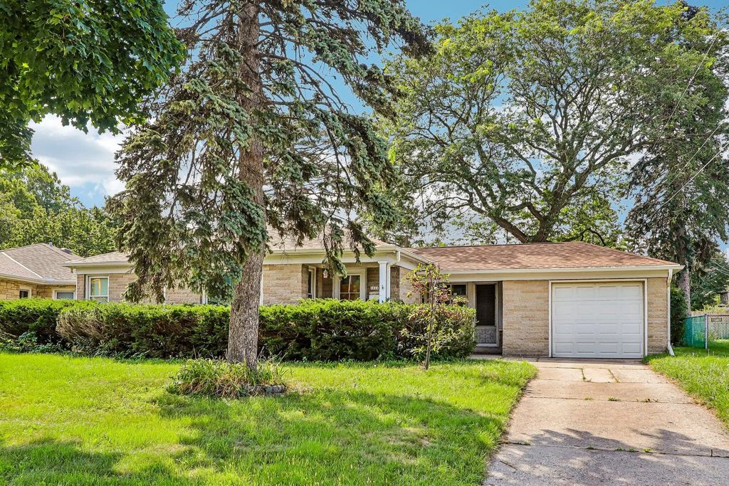 1011 W Silver Spring Dr, Milwaukee