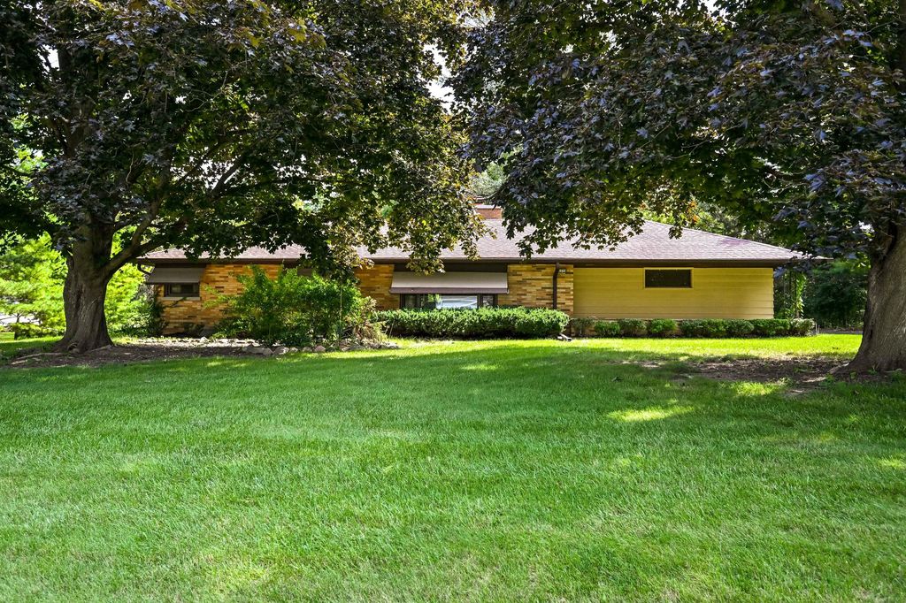 4520 N 144th St, Brookfield