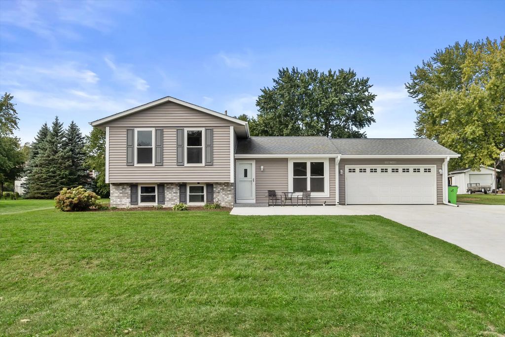 W208s10489 N Karen Ct, Muskego