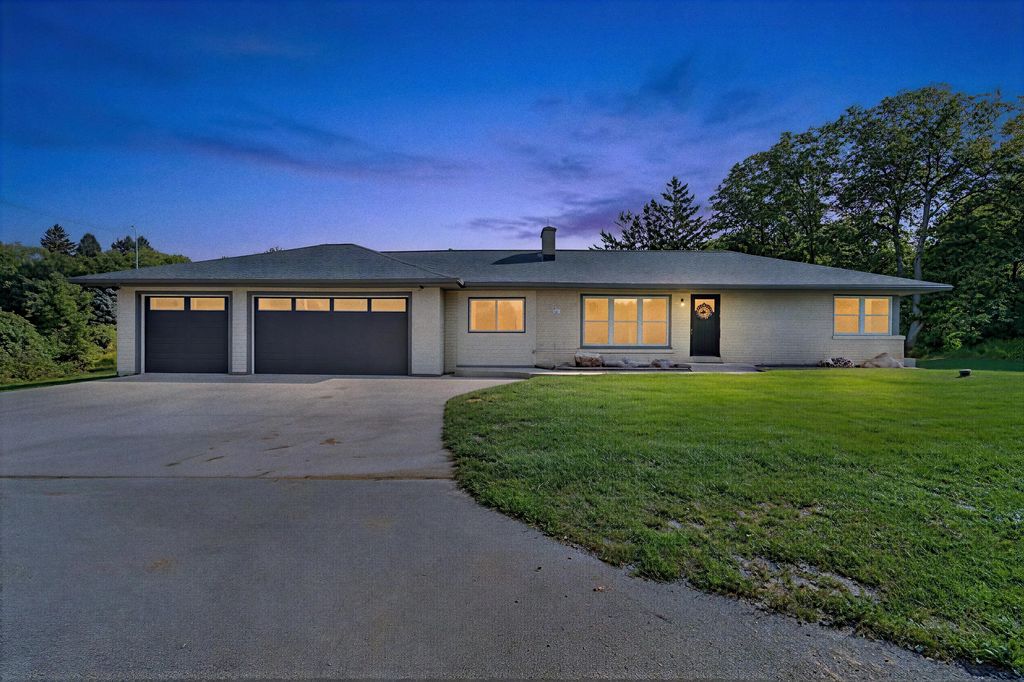W164n11974 Fond Du Lac Ave, Germantown