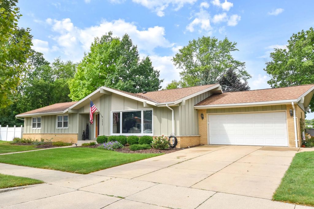 5433 S 24th St, Milwaukee