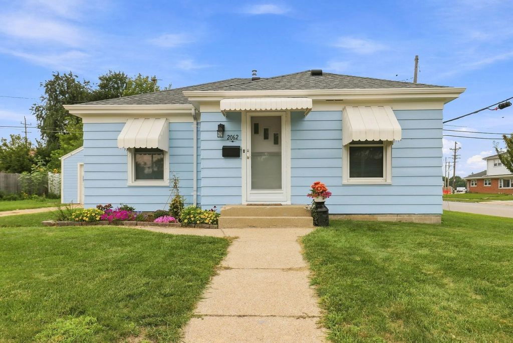 2062 Shoop St, Racine